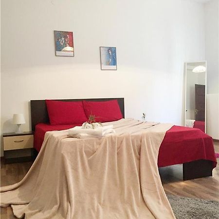 Luxury Apartament Apartment Bucharest Exterior photo